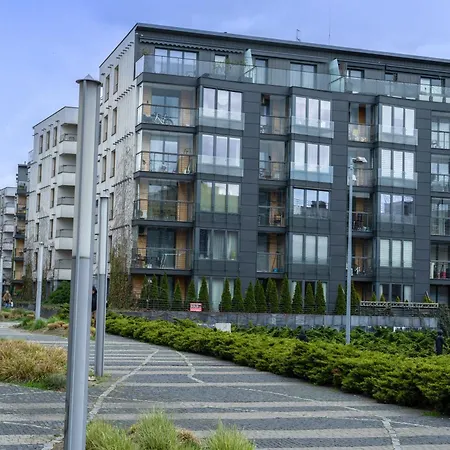 Vistula Boulevard With Free Parking Spot *